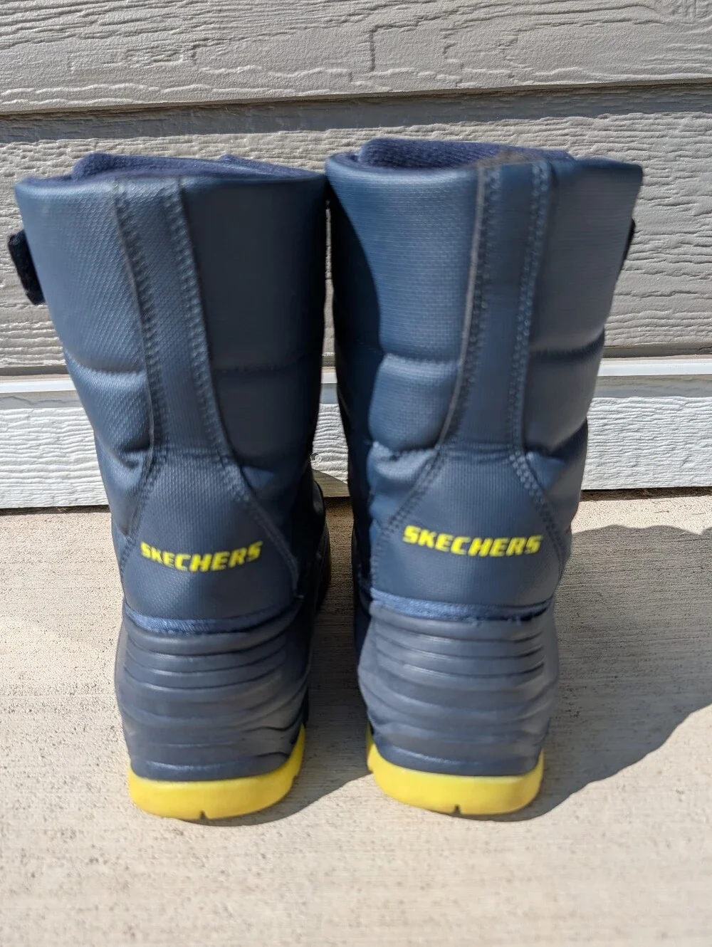 Skechers High Top Waterproof Cold Weather Boots Boys Size 4